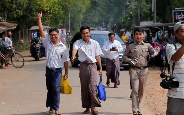 Dua Wartawan Reuters Mendapat Amnesti Bebas di Myanmar