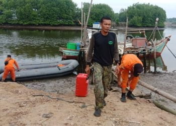 Nelayan Peureulak Terseret Arus Saat Menjaring Ikan