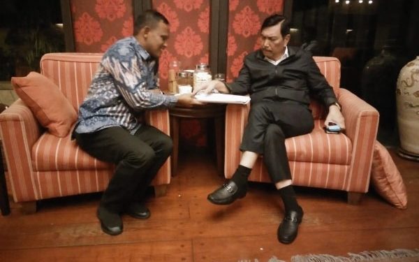 Rocky dan Menko Luhut Bincang Percepatan Pembangunan Daerah