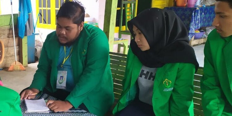 Mahasiswa Unimal Perkenalkan Metode SINGLE ENTRY kepada Pedagang Kecil