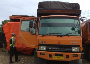 Laka Pagi, Tergilas Truk Tronton Ibu dan Anak Meninggal Dunia