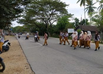 Lalin Padat di Kawasan Sekolah Luput dari Pengawasan Pihak Keamanan