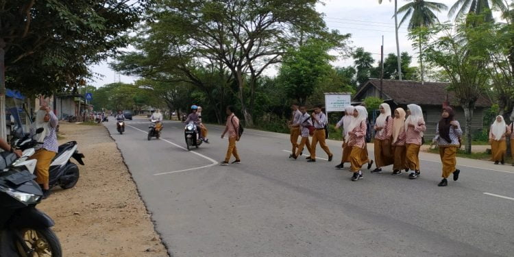 Lalin Padat di Kawasan Sekolah Luput dari Pengawasan Pihak Keamanan