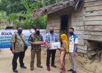 Peduli dan Cegah Covid-19 FIFGROUP Cabang Idi Rayeuk Salurkan Paket Sembako