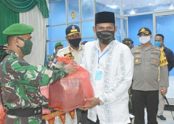 Cegah Covid -19 Bupati Rocky Minta Petugas Tes Suhu Tubuh Penumpang Mopen