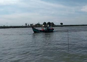 Satu Unit Kapal Nelayan Asal PPN Idi Ditabrak Kapal Besar