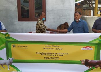 FIFGROUP Salurkan Ratusan Hewan Kurban Kepada Masyarakat Sekitar Kantor Cabang