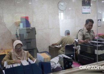 Kabar Gembira! PNS Sujud Syukur Gaji ke-13 Cair Besok di Tengah Pandemi Covid-19