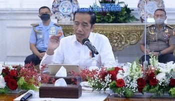 Presiden Jokowi Beri Santunan ke Pegawai Bergaji Rp 5 Juta ke Bawah yang Bekerja di Sektor Ini