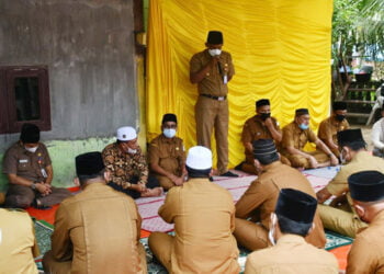 Bupati Rocky dan Kepala OPD Tahlilan ke Rumah Duka Dua Ulama Kharismatik Aceh