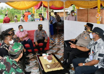 Bupati Rocky Minta Camat dan Kades Tidak Lengah Cegah Covid-19