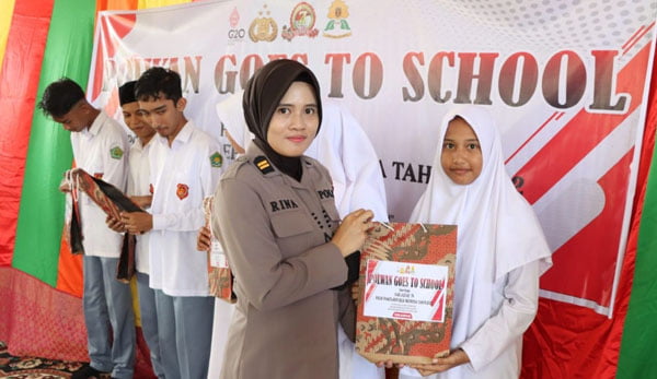 Ada Apa Polwan Polres Aceh Timur Datangi MAN1 Idi