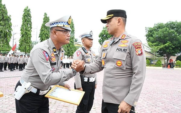 Sabar Menghadapi Caci Maki, Dua Polisi Dapat Apresiasi