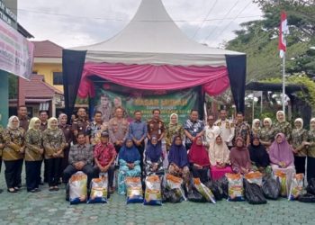 Sambut Hari Adiyaksa, Plt Sekda Aceh Timur Hadiri Pasar Murah di Kejari