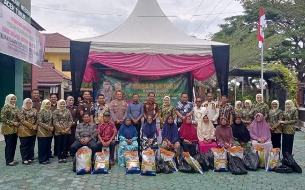 Sambut Hari Adiyaksa, Plt Sekda Aceh Timur Hadiri Pasar Murah di Kejari
