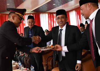 Kapolres Potong Tumpeng Bersama Pj Bupati Aceh Timur
