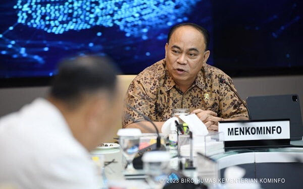 Rakyat Terjerat, Menkominfo Janji Tebas Habis Judi Online