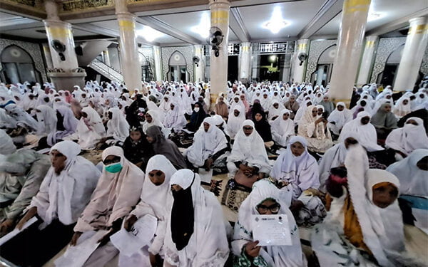 Aceh Timur Peduli Palestina Ribuan Jamaah Diguyur Air Mata