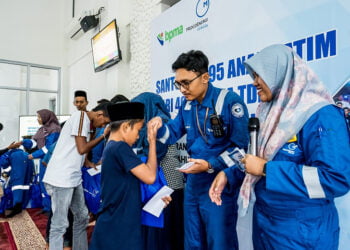 Pekerja PT Medco E&P Malaka Santuni 295 Anak Yatim