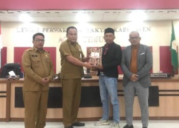 Pj Sekda Aceh Timur Serahkan 3 Rancangan Qanun ke DPRK