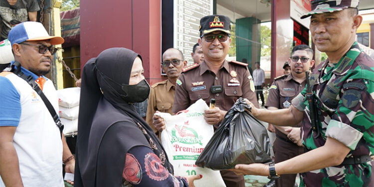 Sambut Hari Anti Korupsi Sedunia, Disperindag Aceh Gelar Pasar Murah