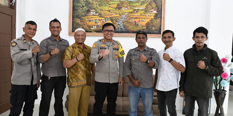 Jelang Pemilu Pengurus PWI Aceh Timur Bersilaturrahmi Dengan Kapolres Aceh Timur