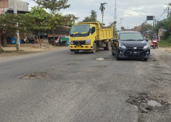 Kondisi Ruas Jalan Lintas Nasional Kawasan Peureulak Barat Kritis
