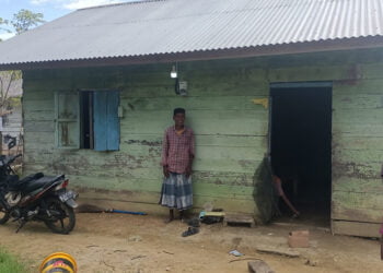 Hj Aisyah Ismail (KAK IIN) Caleg DPRA PA Terangi Rumah Abd Salam