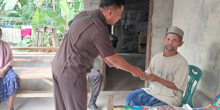 Security PT Nawakara Medco E&P Malaka Kembali Salurkan Bantuan Sembako