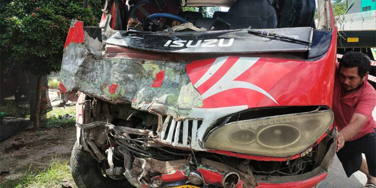 Laka Lebaran, Bus Jumbo Tabrak Dua Sepmor Empat Tewas di Aceh Timur