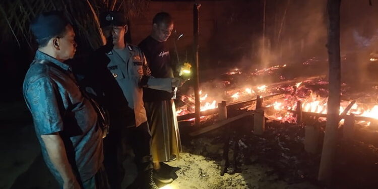 Listrik Padam, Satu Rumah di Idi Cut Ludes Terbakar