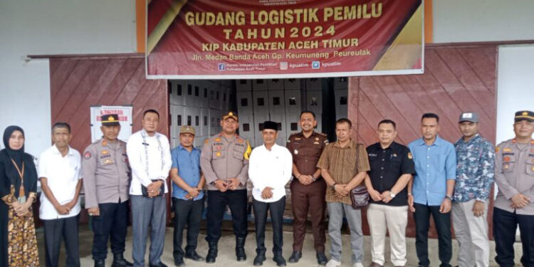 Pj Bupati dan Forkopimda Pantau Lipat Surat Suara