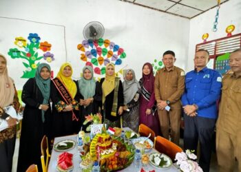 Bunda PAUD Aceh Timur  Menjadi juri Lomba di TK Pembina Peudawa