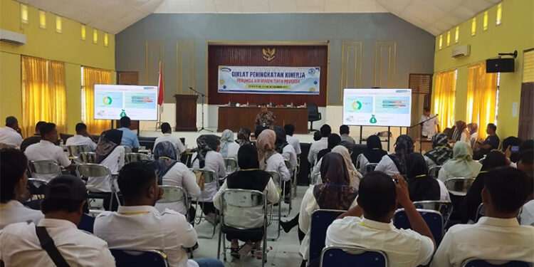 Menuju PDAM Sehat, Seratusan Pegawai Perumdam Tirta Peusada Diupgrade