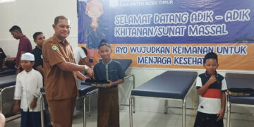 Akhir Tahun Dinkes Aceh Timur Sunat Puluhan Anak Kurang Mampu