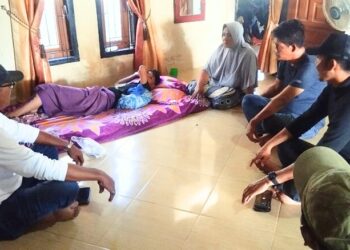 Rekanan dan BPJN Santuni Santri Dayah Laka di Lubang Jalan