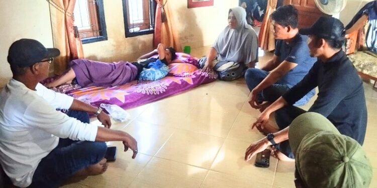 Rekanan dan BPJN Santuni Santri Dayah Laka di Lubang Jalan