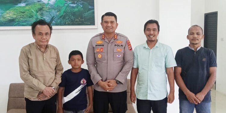 Kapolres Aceh Timur Jamu Yajid Ahmad Pemain Terbaik U -12 Liga Topskor Greater Jakarta