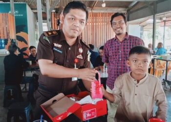Kejari Aceh Timur Support Anak Berprestasi