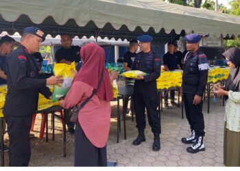 Sambut HUT RI Satbrimob Polda Aceh Salurkan 19 Ton Beras Kepada Warga Kurang Mampu