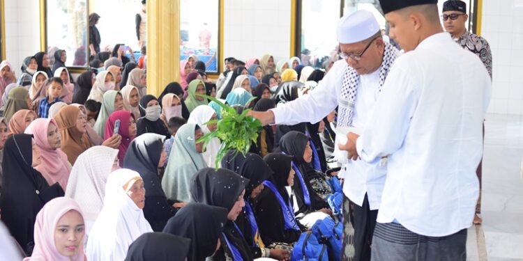 Abu Hindi Berangkatkan 61 Jamaah Umrah “Arbain”