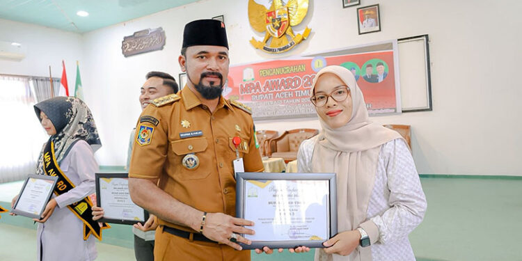 MPA Award 2025, Bupati Al-Farlaky Dorong Guru Terus Berkarya