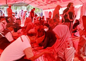 FK Umuslim Bersama IDI Bireuen Bawa Dokter Lengkap Obati Pengungsi di Kapa