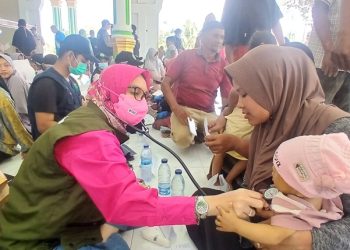 FK Umuslim dan IDI Bireuen Obati Korban Banjir di Pante Lhong