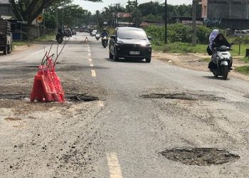 Hati-Hati Jalan Lintas Banda Aceh-Medan Banyak Lubang