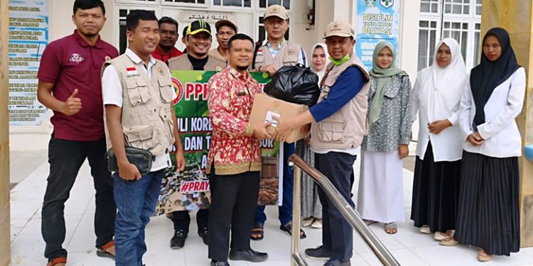 PPNI Bireuen Serah Bantuan Korban Banjir