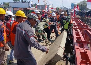Lantai Jembatan Baeley Kutablang Patah