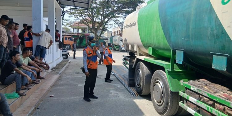 BPTD Kelas II Aceh Layani Timbang Truk Untuk Lintasi Jembatan Kutablang