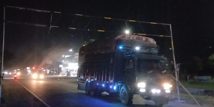 Batas Ketinggian Truk Melintas Jembatan Baeley Kutablang 4 Meter