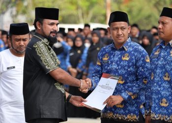Bupati Al-Farlaky Lantik 4.816 PPPK Paruh Waktu
